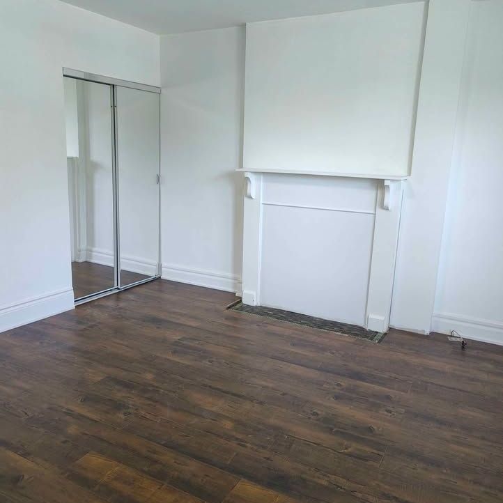 For Lease - 372 Woodbine Avenue, Toronto, Ontario - Photo 1