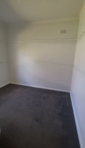 Charming Central Dubbo Home – Convenient & Comfortable Living! - Photo 5