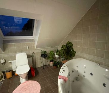 Charles väg, Hovås - Photo 1