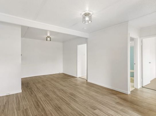 2 Bedroom, 1 Bathroom Unit for Comfortable Living - Photo 1