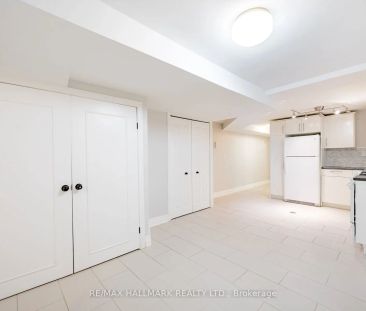 1041 St Clarens Avenue #Basement - Photo 6