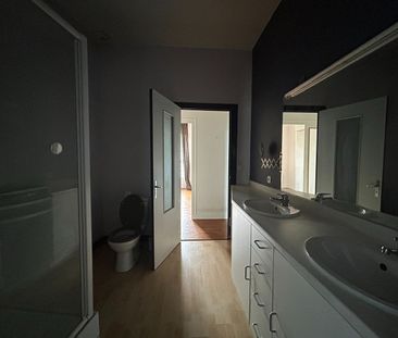 Location Appartement 4 pièces 129m² - Photo 6