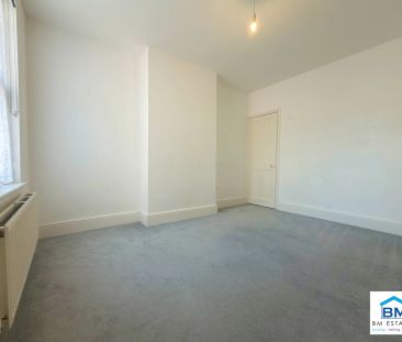 3 Bedroom Terraced - Photo 4