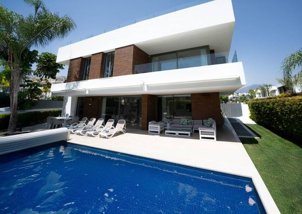 Luxury Villa for rent in Estepona, Spain