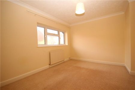 Bushy Hill Drive, Guildford, Surrey, GU1 2UH - Photo 3
