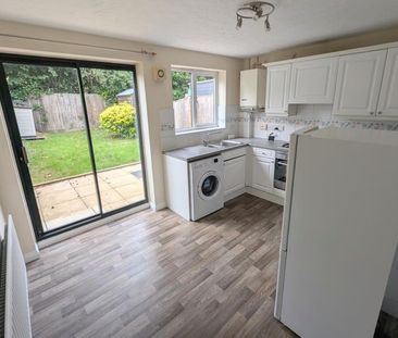 Percheron Drive, Woking - 2 bedrooms Property for lettings - Seymours - Photo 5