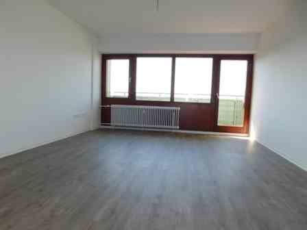 ***Renoviert und bezugsfertig... große 2-Zimmerwohnung mit Balkon zentral gelegen*** - Photo 5