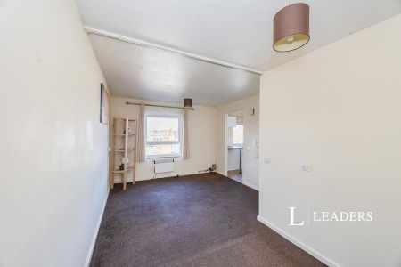 studio to rent The Willows, 255 Twyford Avenue, Portsmouth, PO2 - Photo 4
