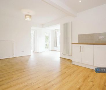 3 bedroom detached house to rent - Photo 6