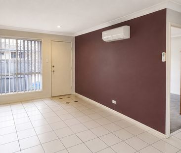 Townhouse in quiet complex - Photo 4