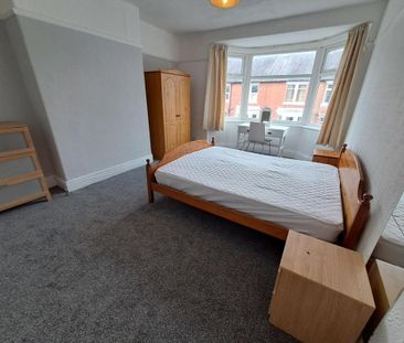 3 bedroom flat to rent - Photo 5
