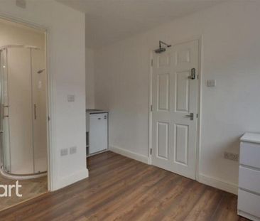 4 bedroom terraced house to rent - Photo 5