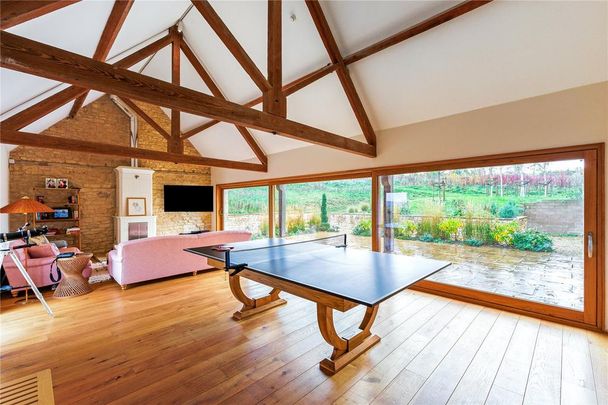 5 bedroom detached house to rent - Photo 1