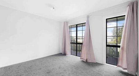 3 Bedroom House with Water Views! - Photo 4