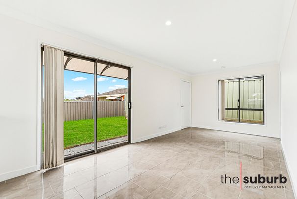 13a Oxford Street, Cambridge Park NSW 2747 - House For Rent | Domain - Photo 1