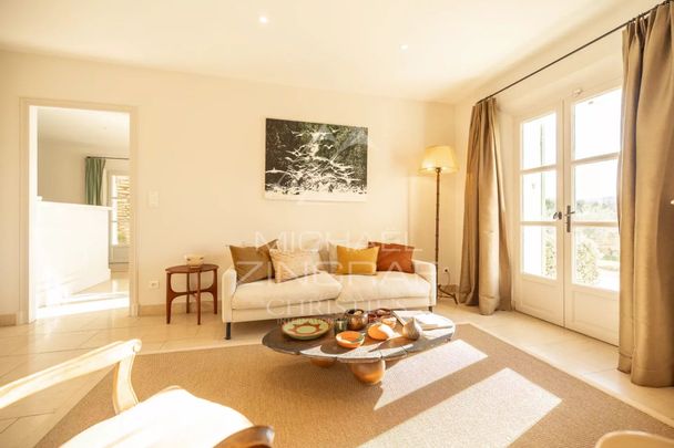 Goult - Propriété raffinée avec vue panoramique sur le Luberon - Photo 1