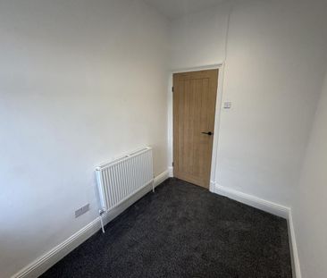 4 bedroom detached house to rent - Photo 3