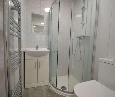 Stanwell New Road, Staines-upon-thames, TW18 - Photo 6