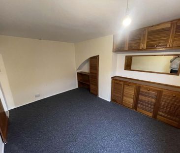 3 bedroom end of terrace house to rent - Photo 6