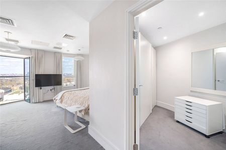 St. Luke's Avenue, London, SW4 flat - penthouse to rent - Photo 3