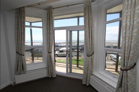 2 bedroom flat to rent - Photo 3