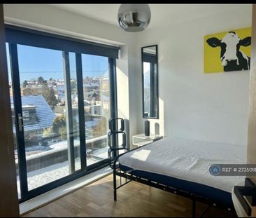 1 bedroom in a house share to rent - Photo 4