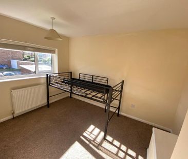 3 bedroom semi-detached house to rent - Photo 4