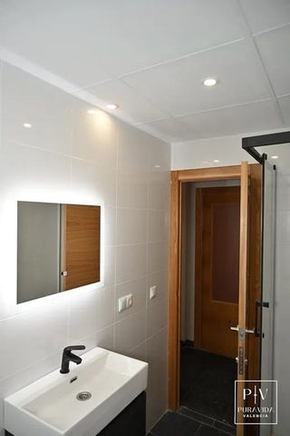 Avinguda de lOest, Valencia, Valencian Community 46001 - Photo 2