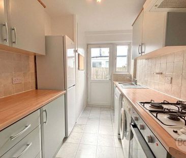 3 bedroom semi-detached house to rent - Photo 6