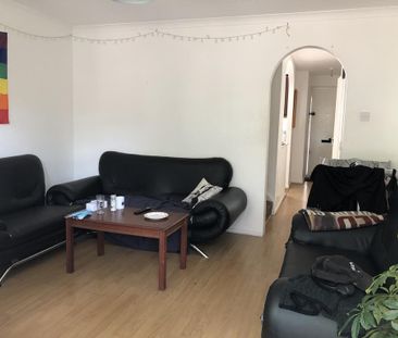 4 bedroom townhouse to rent - Photo 6