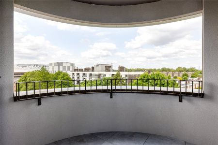 Hyde Lane, London, SW11 flat to rent - Photo 3
