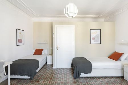 Carrer de Bailèn, Barcelona, Catalonia 08010 - Photo 3