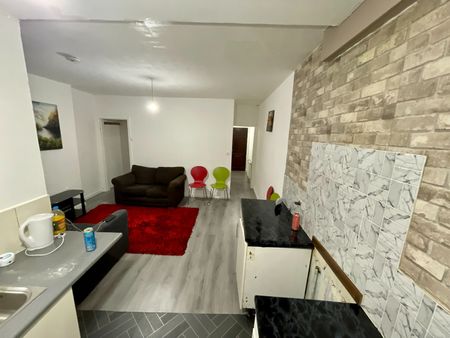 Room in a Shared House, Maud Street, NG7 - Photo 3