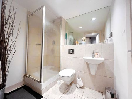 2 bedroom Flat To Let - Photo 5