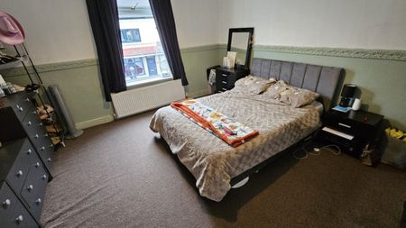 2 bed Terraced - To Let - Photo 3