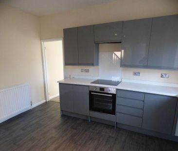 2 bedroom semi-detached house to rent - Photo 6