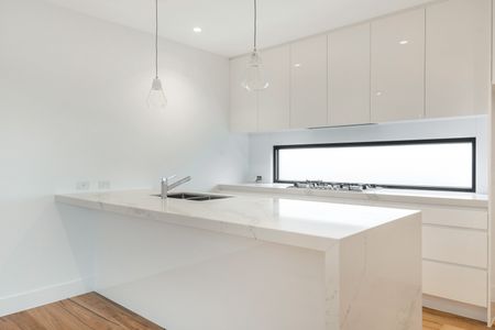 2/111 Chadstone Road, Malvern East VIC 3145 - Townhouse For Rent | Domain - Photo 3