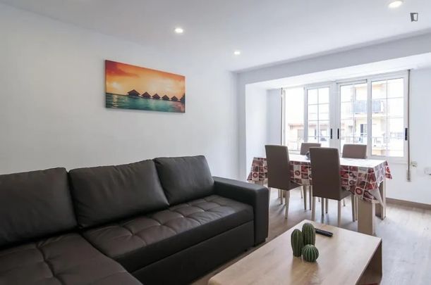 Carrer de la Reina, Valencia, Valencian Community 46011 - Photo 1