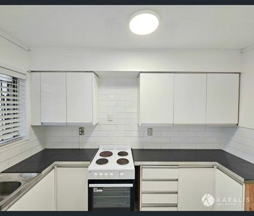 Charming One Bedroom Unit in Prime Mount Gravatt Location - Photo 5