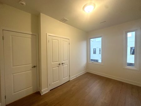 For Lease - 15 Mariner`s Pier Way, Orillia, Ontario - Photo 3