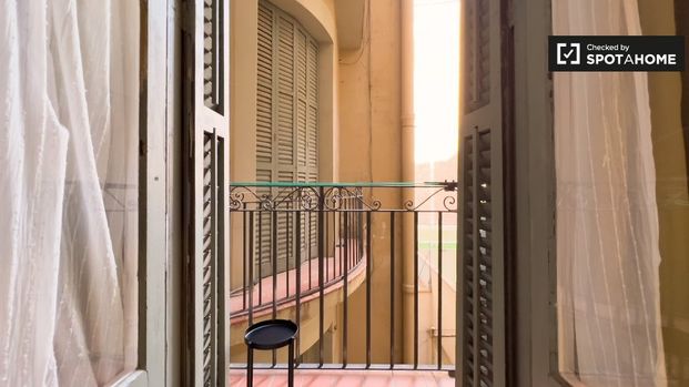 barcelona, Catalonia 08015 - Photo 1