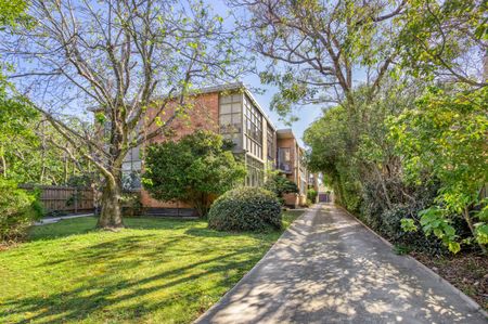 POSITION PERFECT APARTMENT - Photo 4