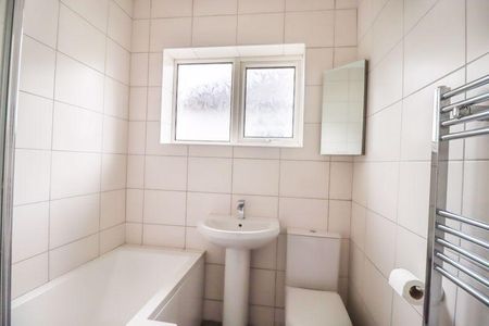 2 bedroom semi-detached bungalow to rent - Photo 5