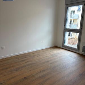 Location Appartement 2 pièces 40m² LES PONTS DE CE 49130 - Photo 2