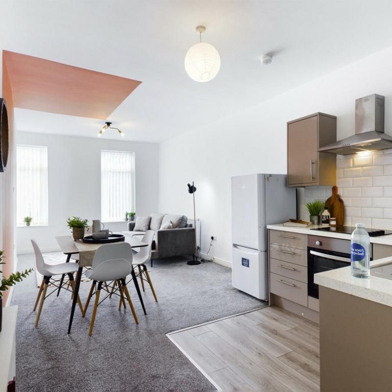 2 bedroom flat to rent - Photo 1