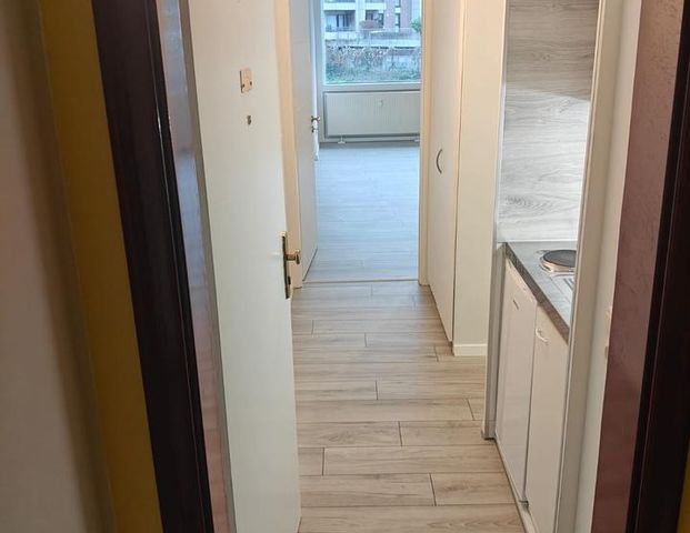 Frisch renoviertes 1-Zimmer-Apartment am Europaplatz Aachen! - Photo 1