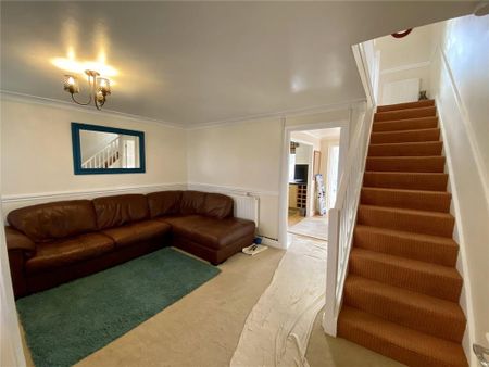 3 bedroom semi-detached house to rent - Photo 2