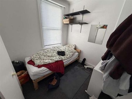 Belton Road, Brighton, BN2 - Photo 4