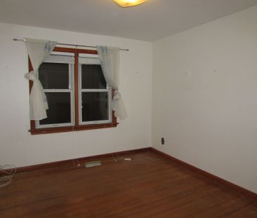 For Lease - 21 Black Creek Boulevard, Toronto, Ontario - Photo 2