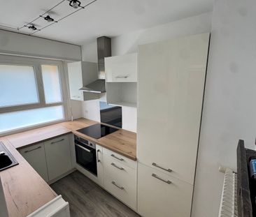 T4 de 87m², 3 chambres, cuisine, salle de bains, wc, salon/salle à ... - Photo 2